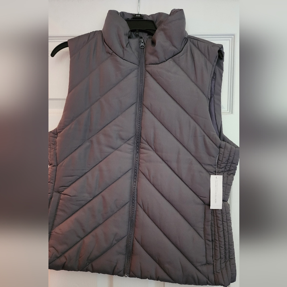 New York & Company Gray Quilted Puffer Vest
